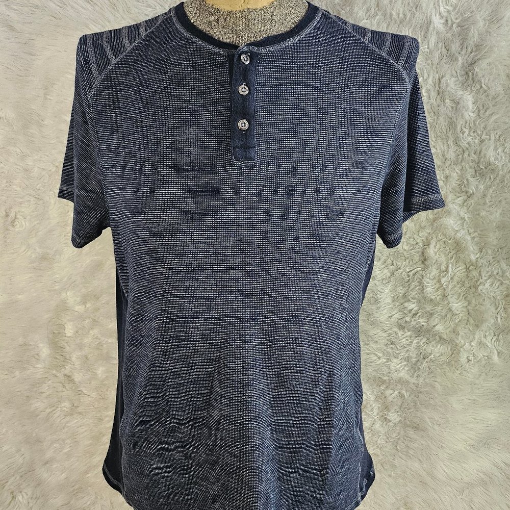 Rock&Republic Men's Grey and Black Pattern Three Buttons Henley Shirt XL